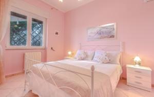 Postel nebo postele na pokoji v ubytování Villa Christelle Luxury Pescoluse by HDSalento