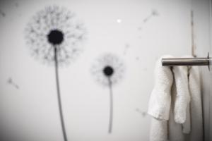 A bathroom at Kidron B & B & The Old Manse Guesthouse 