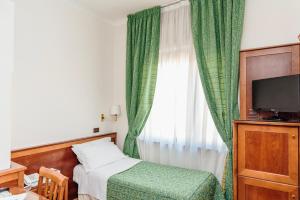 Gallery image of Hotel Montana in SantʼAgata sui Due Golfi