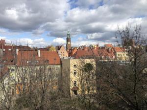 Výhľad na mesto Vroclav alebo výhľad na mesto priamo z apartmánu