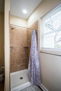 Gallery image of Hackberry St #A Renovated 2BR/2BA Near Downtown in San Antonio