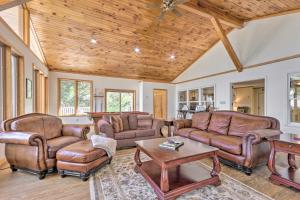 Gallery image of Smoky Mountain Escape with Large Deck and Game Room! in Waynesville