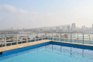 Bazén v ubytování Hotel Cartagena Premium nebo v jeho okolí
