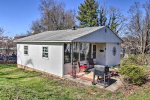 Gallery image of Quaint Getaway 2 Mi to Downtown and 3 Mi to UT! in Knoxville
