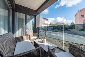 Bazén v ubytování Villa Isola apartments nebo v jeho okolí