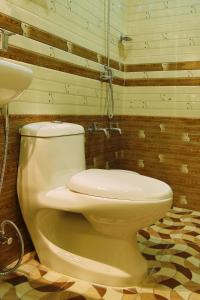Ένα μπάνιο στο karibu Residency