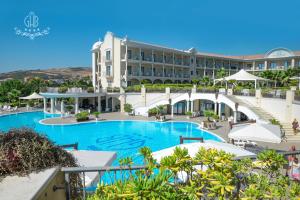 The swimming pool at or close to Grand Hotel Balestrieri