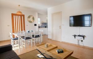 Μια τηλεόραση ή/και κέντρο ψυχαγωγίας στο Villa Rosa