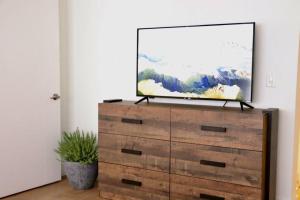HEART OF WEST HOLLYWOOD MODERN SUITE 2 BEDROOM 2 BATH