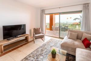 Gallery image of Royal Apartment w/shared pool, terrace &A/C in Málaga