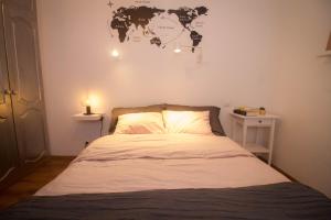 Postel nebo postele na pokoji v ubytování Arinaga Zone