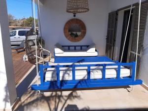 Балкон или терраса в Ca n'Alorda Holiday Home Cala Llombards piscina, wifi, seguridad y relax