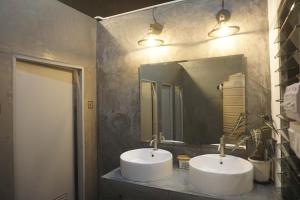 Koupelna v ubytování Khoksametchun Hostel + 37 fotografií