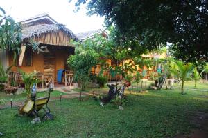 Taman di luar Nature Beach Huts
