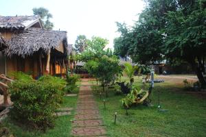 Taman di luar Nature Beach Huts
