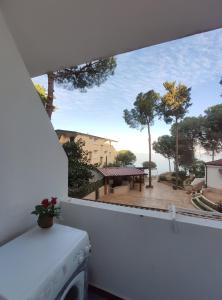 Afbeelding uit fotogalerij van Appartamento Affaccio sul mare, Baia di Copanello in Copanello