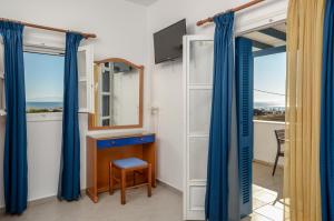 Μια τηλεόραση ή/και κέντρο ψυχαγωγίας στο Crystal Naxos 1 Studios at Mikri Vigla