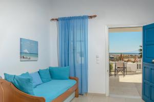 Et sittehjørne på Crystal Naxos 2 Apartments at Mikri Vigla