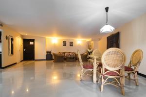 Posezení v ubytování Methavalai Hotel