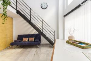 Część wypoczynkowa w obiekcie LF PARKING INCLUIDO Amplio Loft en Barrio Santa Cruz