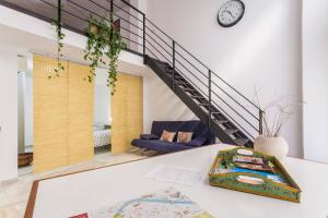 Część wypoczynkowa w obiekcie LF PARKING INCLUIDO Amplio Loft en Barrio Santa Cruz