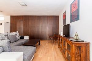 Część wypoczynkowa w obiekcie LF PARKING INCLUIDO Amplio Loft en Barrio Santa Cruz
