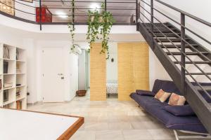 Część wypoczynkowa w obiekcie LF PARKING INCLUIDO Amplio Loft en Barrio Santa Cruz