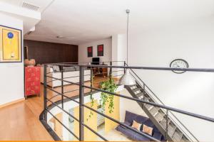 Zdjęcie z galerii obiektu LF PARKING INCLUIDO Amplio Loft en Barrio Santa Cruz w Sewilli