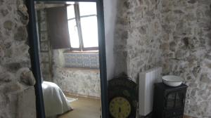 Ein Badezimmer in der Unterkunft Alojamiento de Piedra con Encanto