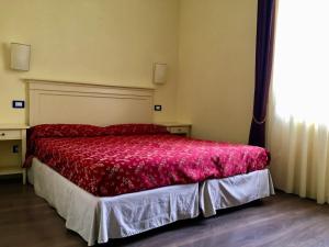 Gallery image of Villa Romantica Hotel in Limone sul Garda