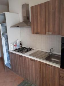 A kitchen or kitchenette at House of sea