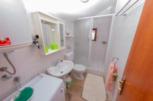 Koupelna v ubytování Kuca Kata - Property Nono