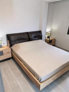 Postel nebo postele na pokoji v ubytování Nikiti Modern Villa