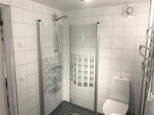 Koupelna v ubytování Fogelbergs RyG + 18 fotografií