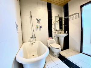 Koupelna v ubytování Ho Feng Private Hotel 電梯自助民宿
