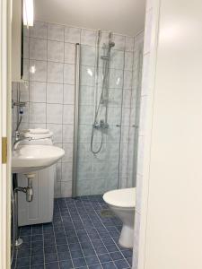 Ένα μπάνιο στο Cityview Design Apartment Amber