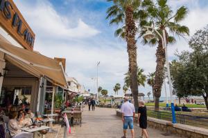 Photo de la galerie de l'établissement MalagaOnBeach 2 - Two bedrooms - up to 7 people - 30 meters beach, à Malaga