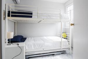 Posteľ alebo postele v izbe v ubytovaní MalagaOnBeach 2 - Two bedrooms - up to 3 people - 30 meters beach