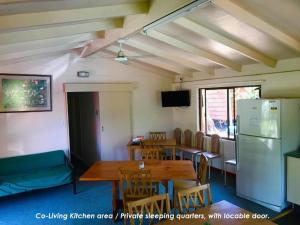 TV a/nebo společenská místnost v ubytování Lilyponds Holiday Park