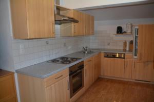 Kuchyňa alebo kuchynka v ubytovaní Haus Höring