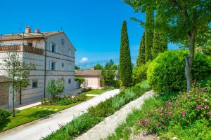 Κήπος έξω από το Il Casale Di Giulia