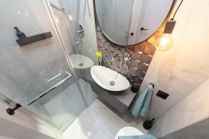Łazienka w obiekcie Apartament nad jeziorem Długim Leśna # 28