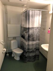 Kylpyhuone majoituspaikassa Hostel400Kokkola