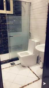 Vannituba majutusasutuses Juri Ahla Al Masayef Furnished Units