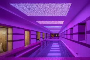 Foto sihtkohas Tata asuva majutusasutuse Hotel Kristály Imperial galeriist
