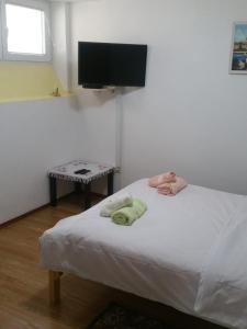 Μια τηλεόραση ή/και κέντρο ψυχαγωγίας στο Studio Apartman *** Mara +3 φωτογραφίες