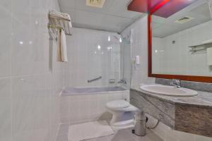 Un baño de Sun And Sands Downtown