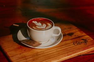 The Tamarind Hotel - A Boutique Heritage Stay, Anjuna - Goa的咖啡和沏茶工具