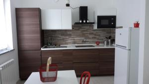 A kitchen or kitchenette at Alle Porte di Genova
