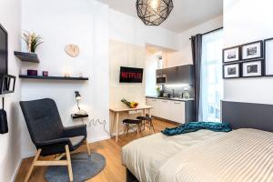 Postel nebo postele na pokoji v ubytování A Prague Apartments - Lesser Town + 37 fotografií